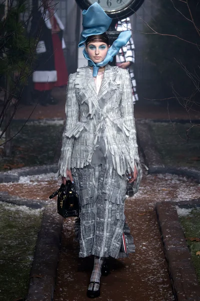 Look 15